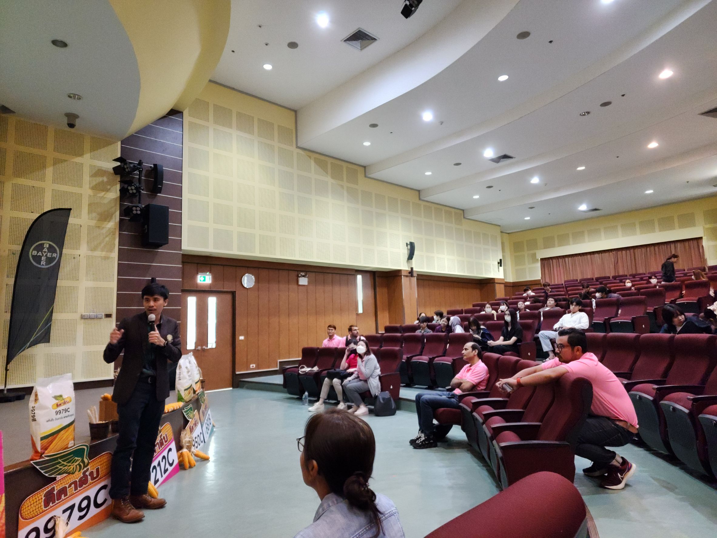 บริษัท ไบเออร์ไทย จำกัด/บริษัท มอนซานโต้ ไทยแลนด์ จำกัด
จัดกิจกรรม "Driving the Future of Plant Breeding" — ภาพที่ 13